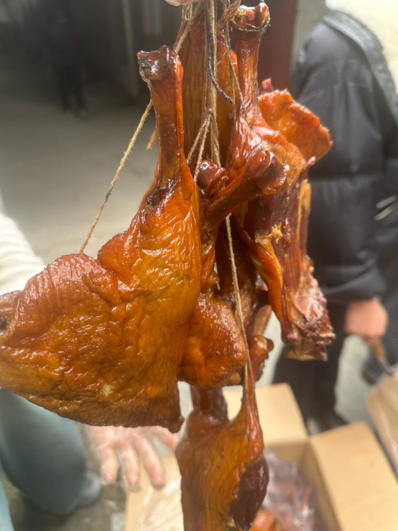 烟熏鸭腿，烤鸭腿，工厂一手货源，需要的看过来欢迎来电咨询