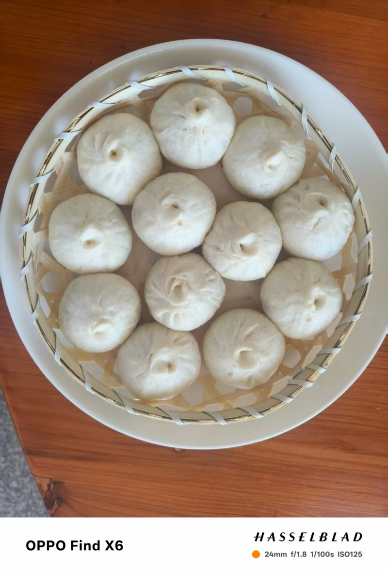 精品老面小笼包，手工制作，新鲜黑猪腿肉，秘制配方调馅