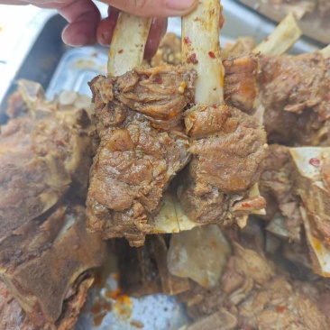 满肉牛脊骨带肉超高