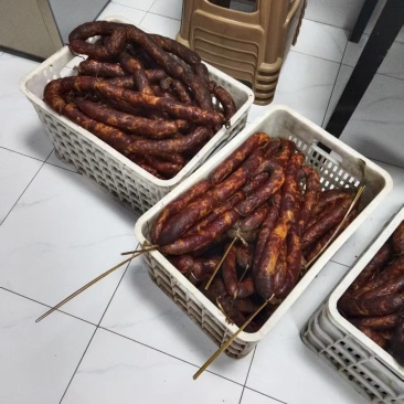 重庆土猪腊肠正宗农家自制烟熏香肠手工川味麻辣土熏肠纯手工