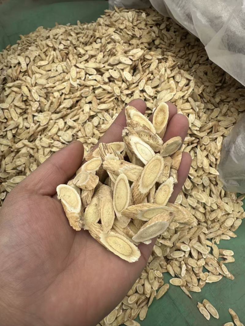 甘肃黄芪片，无硫黄芪，发货越多优惠越多，保质保量。