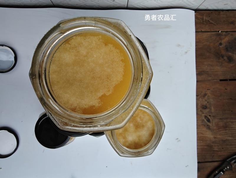 四川***无污染定点养殖一年取一次农家土蜂蜜