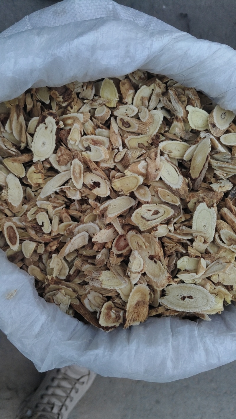 黄芪指甲片。