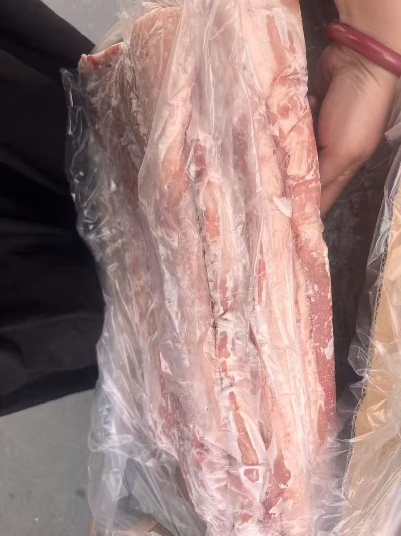带皮五花肉一手货源工厂，一件起发的，全国直发