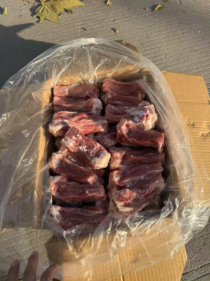 满肉猪s骨都有骨髓20斤27-30根左右，现货量大优