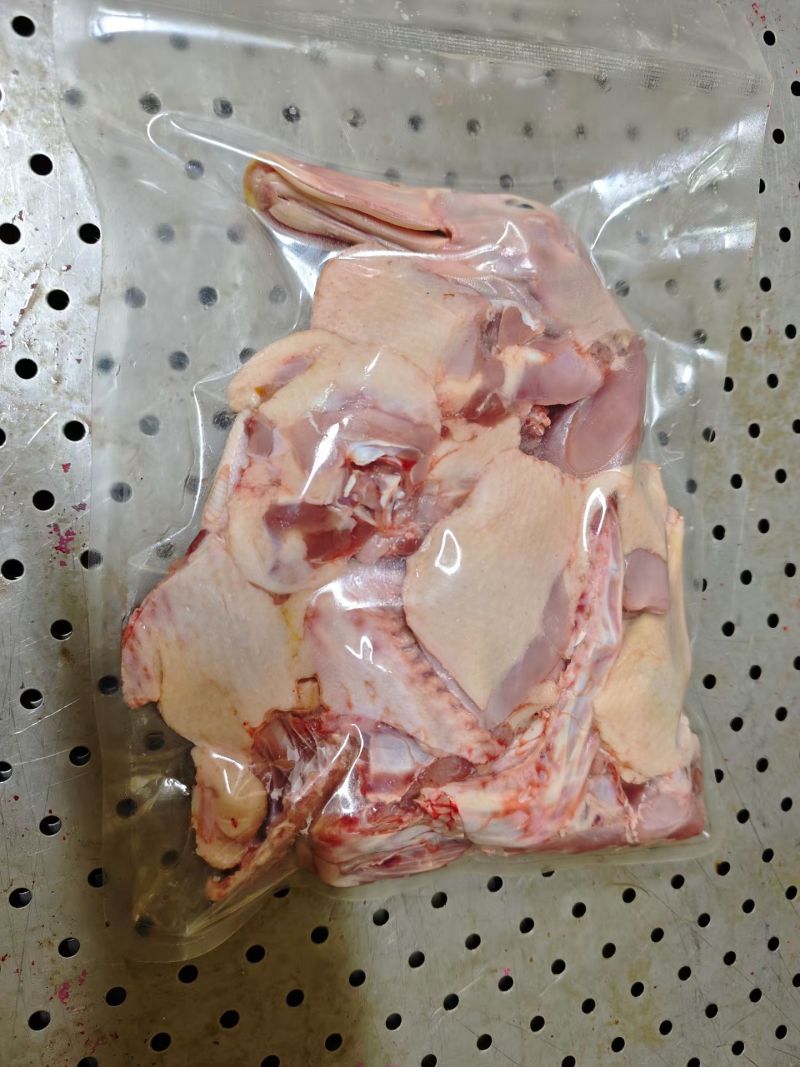 花边麻鸭鸭肉整只切块，真空包装支持电商代发全国对接