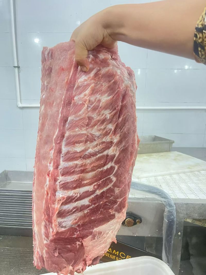 青猪通排，鲜冻青猪排骨