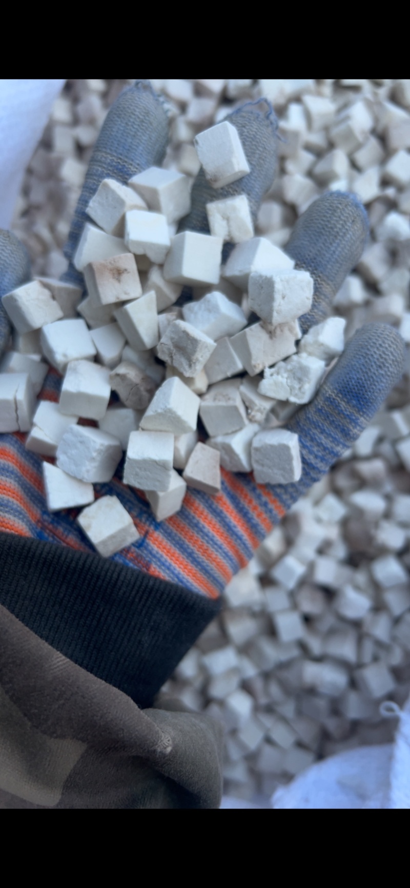 傲宇药材，茯苓量大价优，诚信经营，欢迎咨询