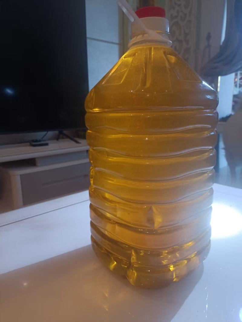 山茶油山茶籽油自己作坊***任何防腐剂欢迎来电采