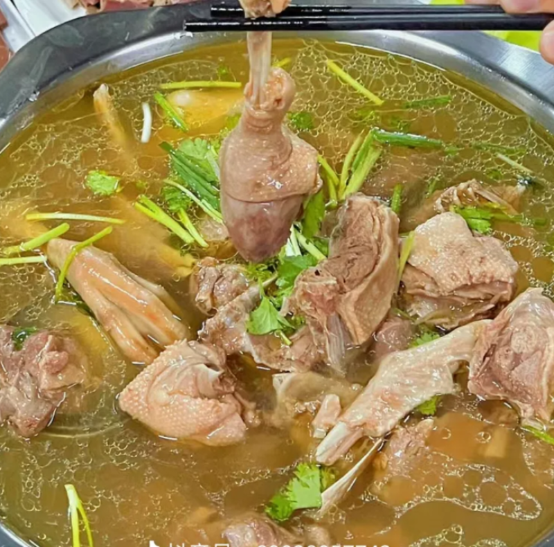 老鹅客户只认腾惠家的铁锅炖大鹅山东腾惠将成为更多客户的选