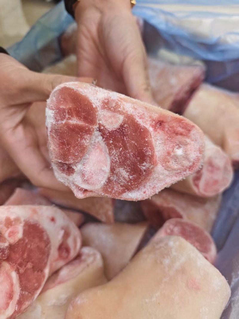 新到带皮小肘子，8.9一斤价格超低最近非常火爆的一个产品