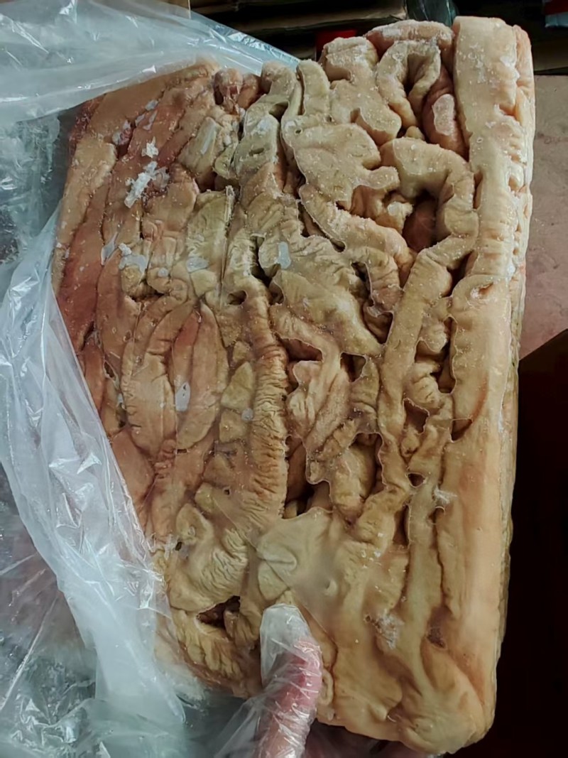 纯干大肠，特点：纯干无水分，解冻后无明显出水