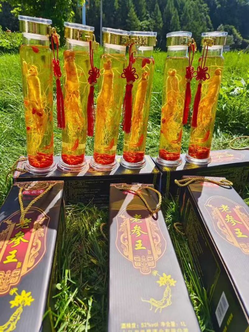 老参王人参酒，一瓶2斤一箱6瓶独立包装。精选好参配好酒