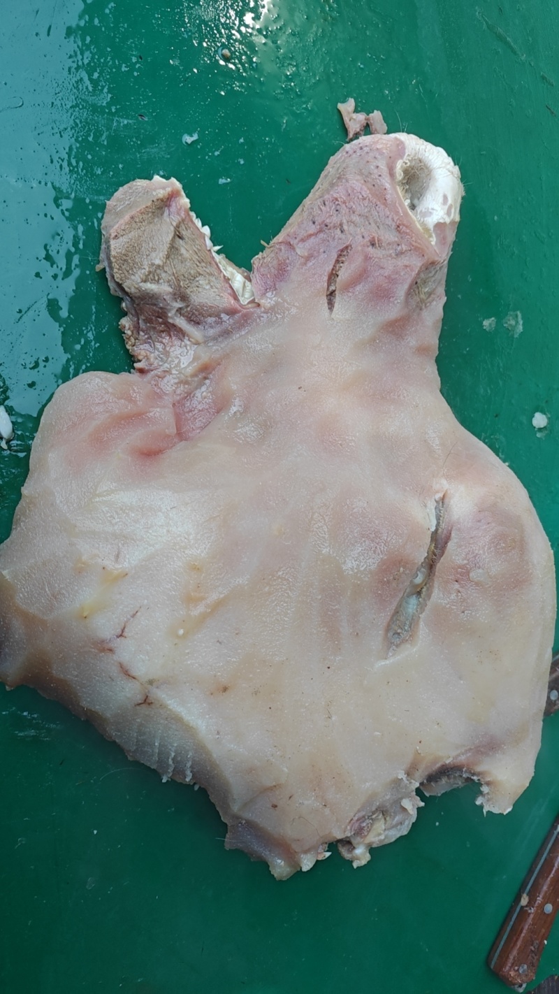 清水煮八分熟刀削毛牛头肉