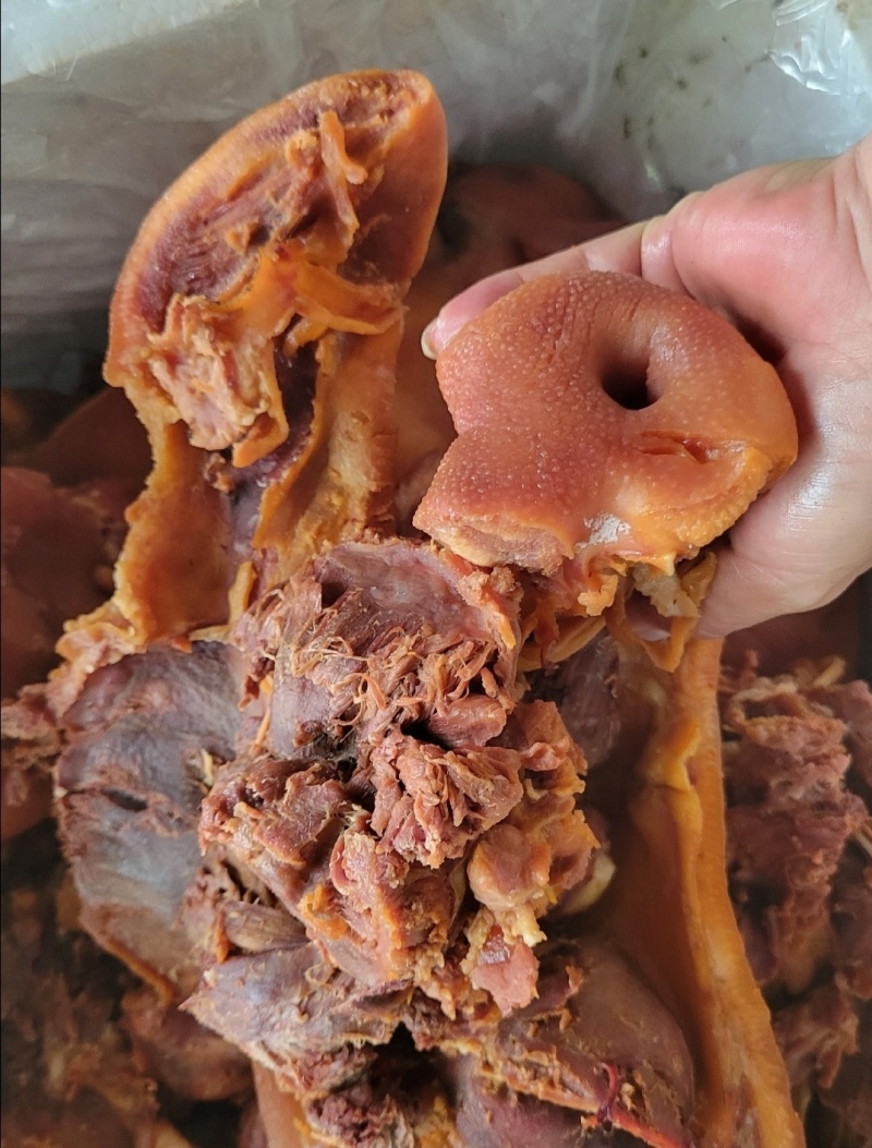 【卤味】荣昌卤鹅，卤猪头肉，卤肥肠