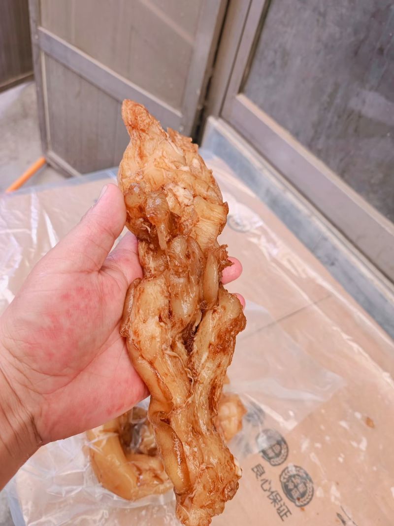 酱香熟牛蹄，真空包装。价格低，保质保量，长期供应。