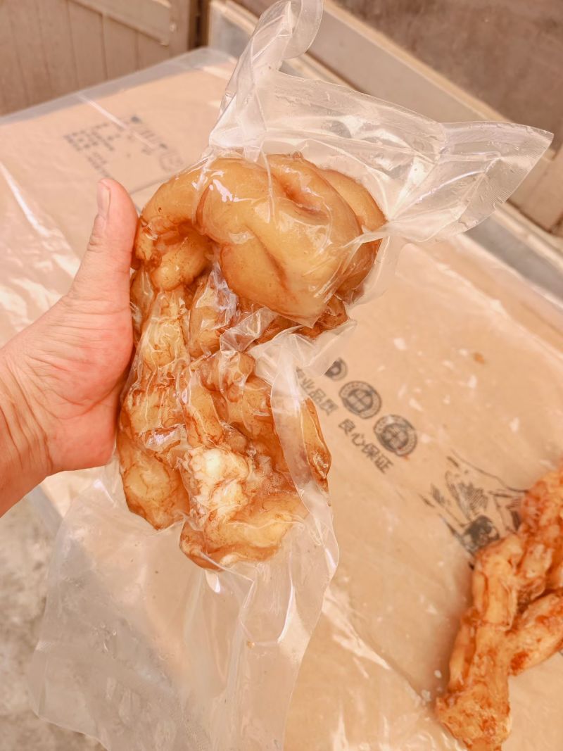 酱香熟牛蹄，真空包装。价格低，保质保量，长期供应。