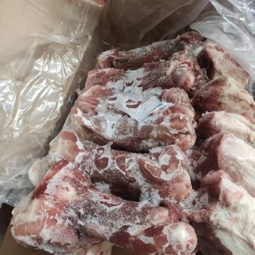 肥猪后棒骨厂家直销，一手货源，没有中间商赚差价