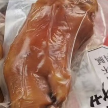 熟食猪蹄一袋一斤，整个大猪蹄。3000袋起批15一袋