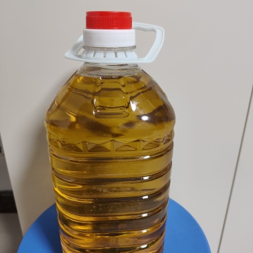 本地茶油45块一斤，限株洲全境内购\