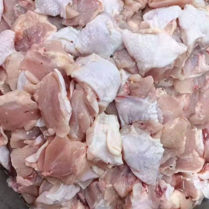 带皮胸肉块，鸡胸肉块