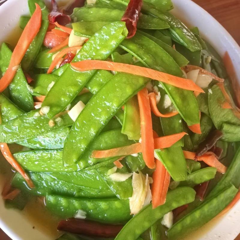 荷兰豆，荚豆，大量上市多种豆类可配车专业代办代收代发全国