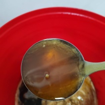 正宗农家土蜂蜜，纯野生。无喂食。可以走零售