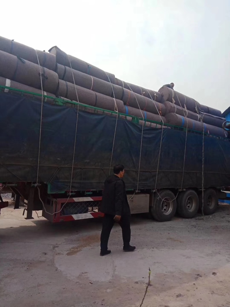 土工布大棚保温毛毡布公路水泥路面养护毯保湿包装