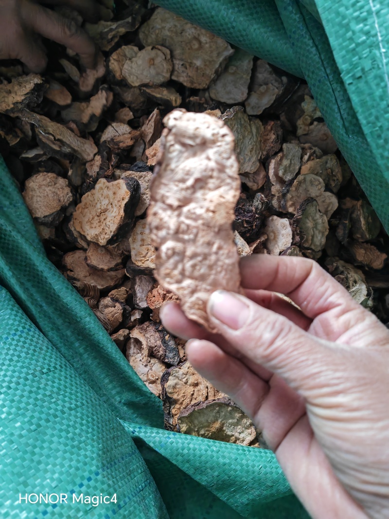 何首乌片，有蒸制晒干，太阳晒干，无硫，可食用，泡酒