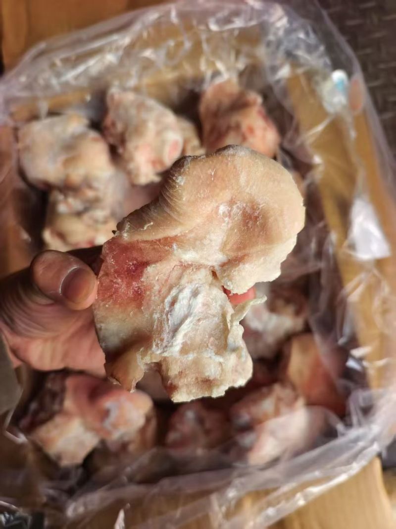 龙大带皮拐骨价格不高，酱卤熟食店**