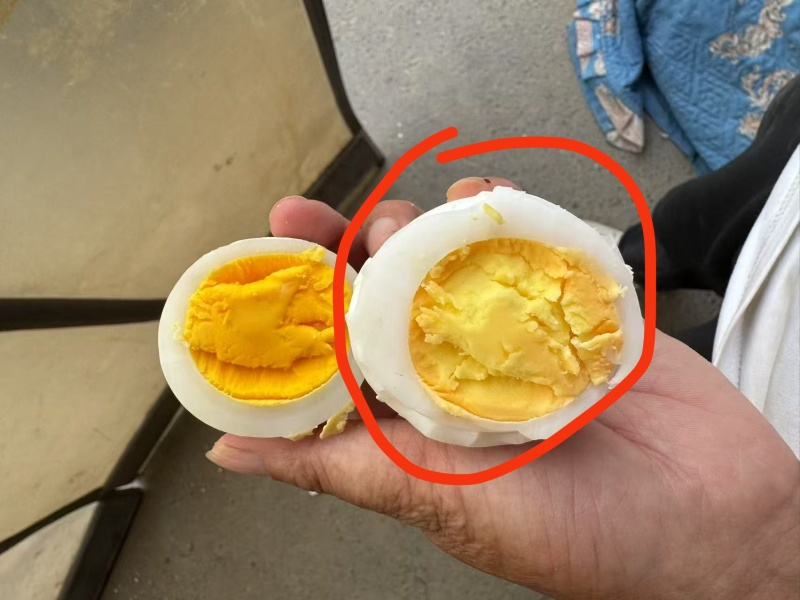 新鲜干净的土鹅蛋