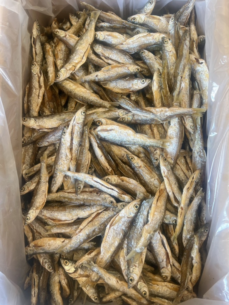 精品油炸刁子鱼干地摊电商批发游刁白条翘嘴鱼干干鱼