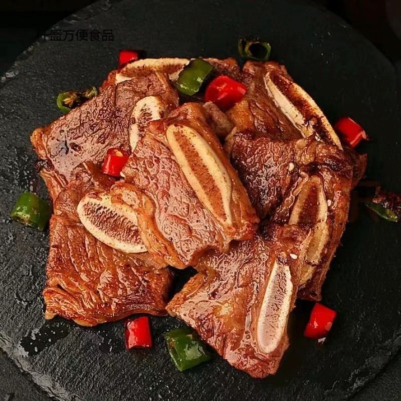 爆品牛仔骨煎，烤，炒等多种做法，腌制好黑椒口味，