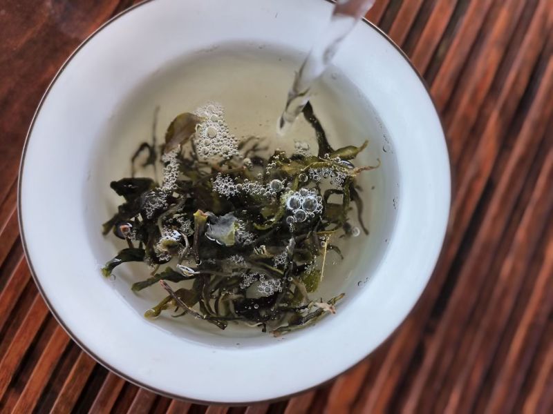 云南普洱生茶，倚邦中小叶种乔木生茶，量大从优，货真价实，