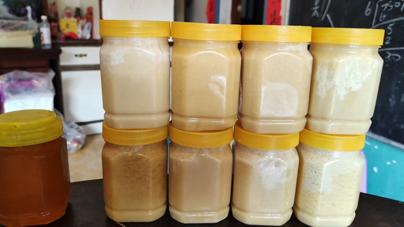 云南特产蜂蜜土蜂蜜全国可发欢迎咨询电联