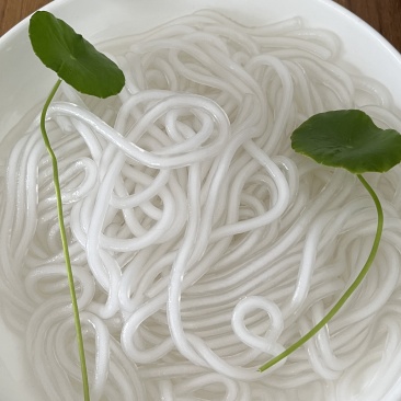 纯手工土豆粉条，零防腐剂，劲道耐炖，Q弹爽滑吃好的粉条就来