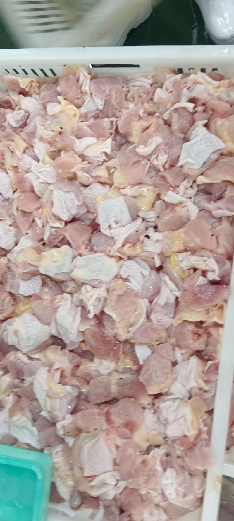 老鸡带皮胸肉块