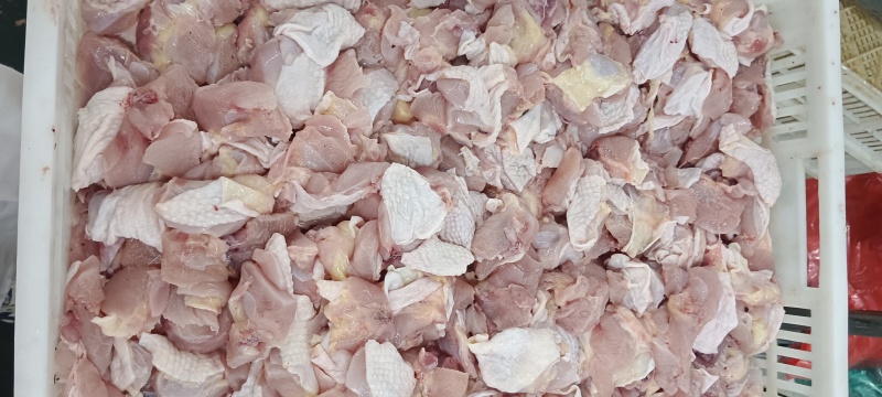 老鸡带皮胸肉块