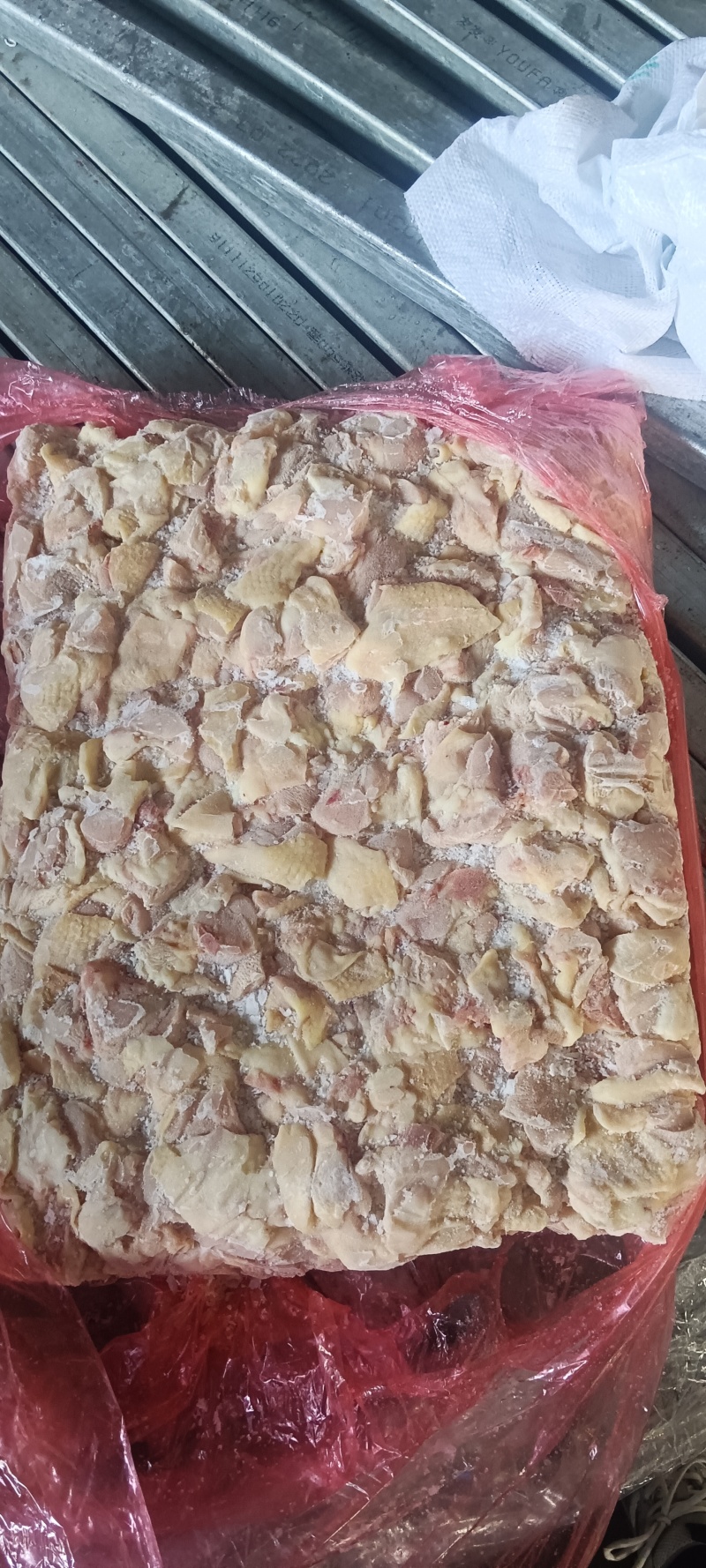 老鸡带皮胸肉块
