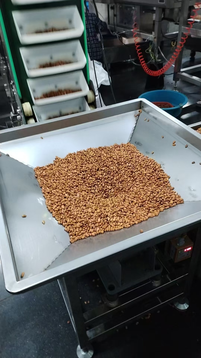油炸开口松子大量现货，电商商超市场均可供货欢迎来电咨询