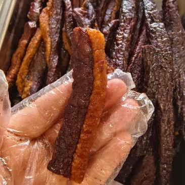 精品牛肉干内蒙古厂家直供质量保证美味鲜香全国发货