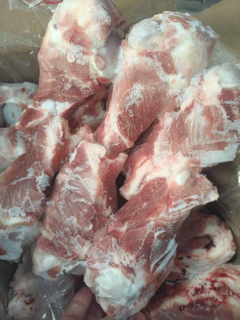 盼诚满肉大棒骨，开箱实拍，含肉率80。**推荐