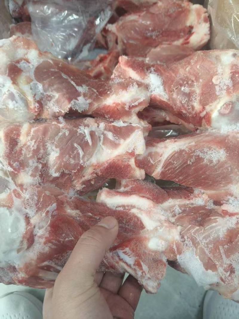 盼诚满肉大棒骨，开箱实拍，含肉率80。**推荐