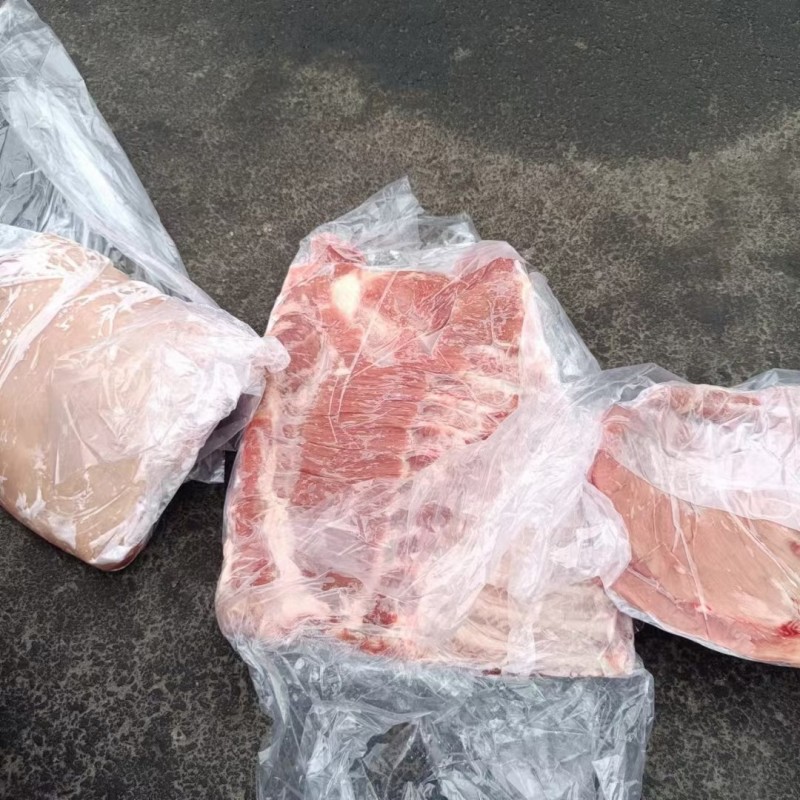 国产精肋排，小猪肋排，肉质鲜嫩，颜色新鲜，