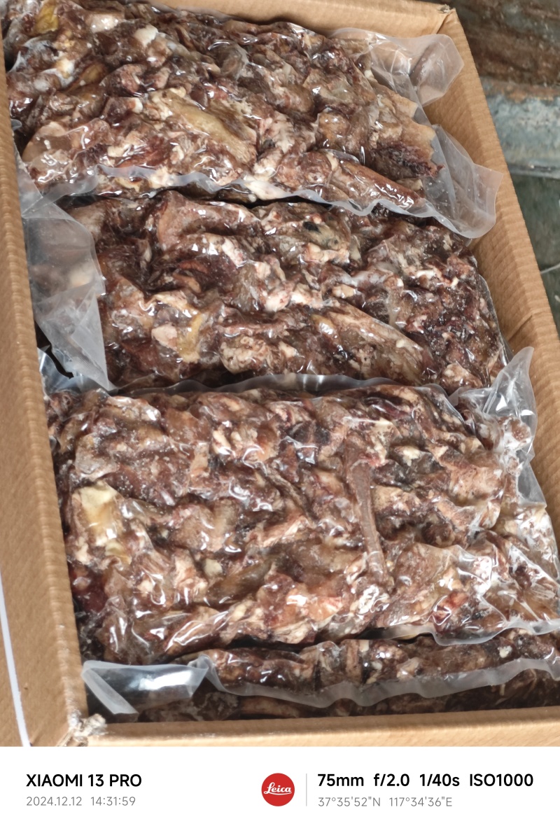 剔骨熟牛肉，纯干无水，块整，真空包装，质量保证！