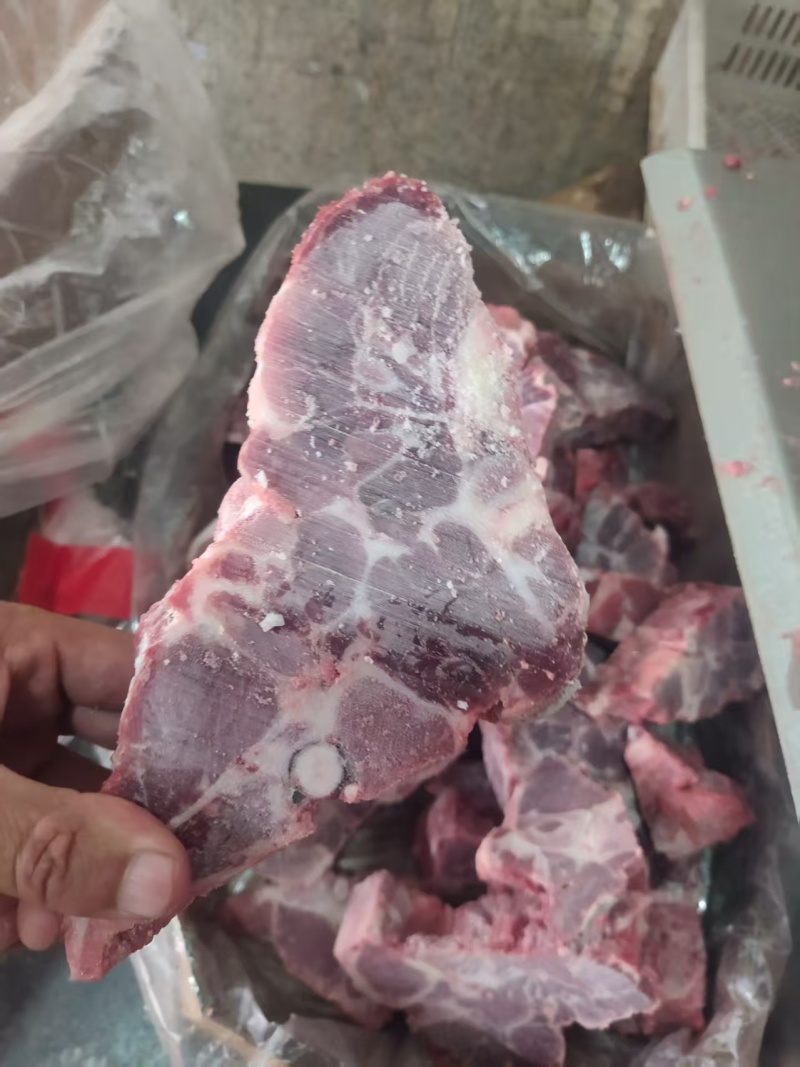 满肉猪颈骨，可代替牛骨，现货