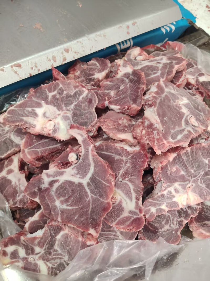 满肉猪颈骨