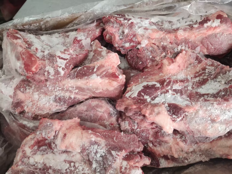 满肉猪颈骨