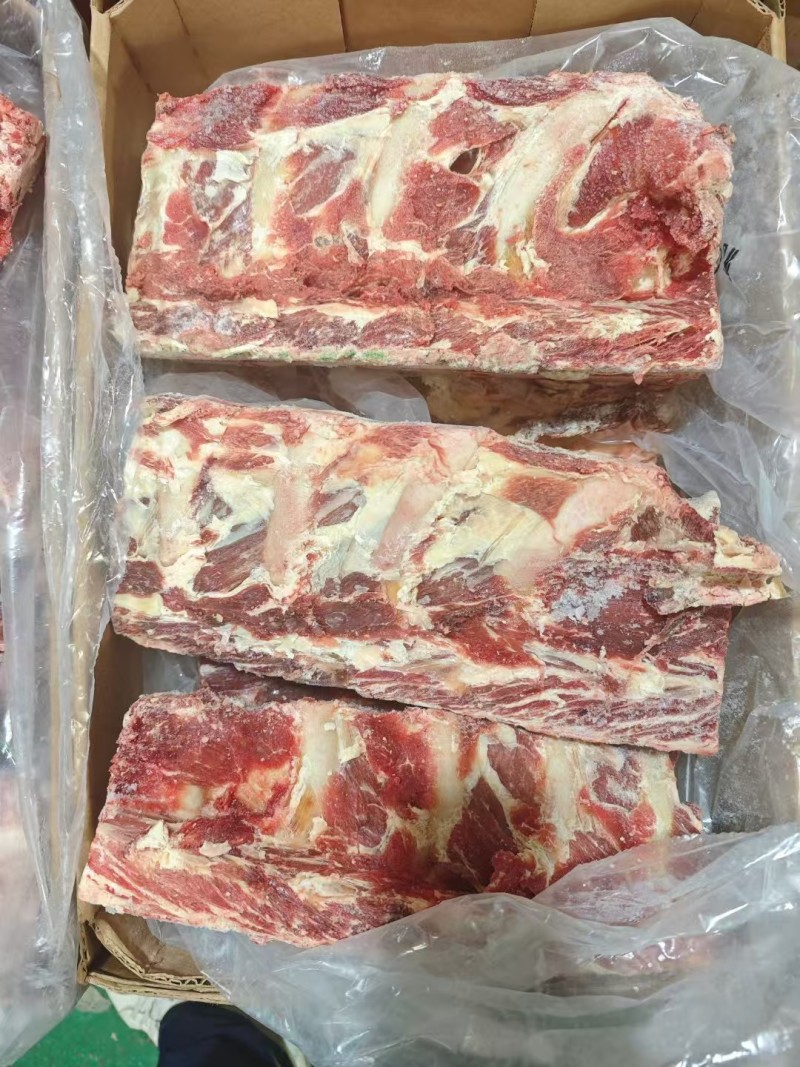 满肉牛腰椎骨