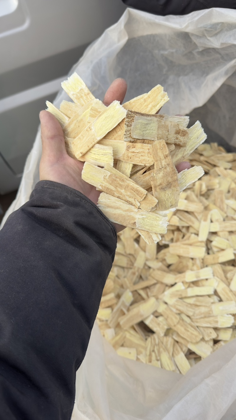 岷县黄芪手工压片。岷县产地直销。手工压片